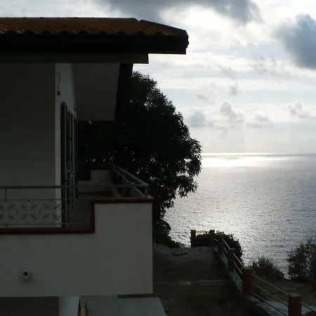 Calabria Overlooking The Sea Of Capo Vaticano וילה